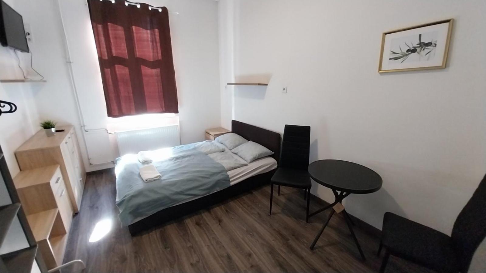Aradi Rooms With Private Bathroom In The City Centre Budapest Exterior photo