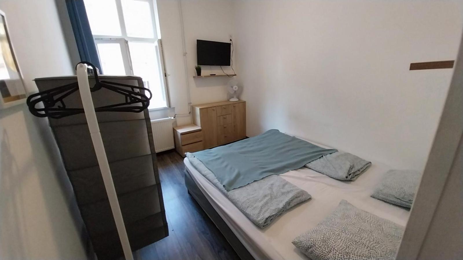 Aradi Rooms With Private Bathroom In The City Centre Budapest Exterior photo
