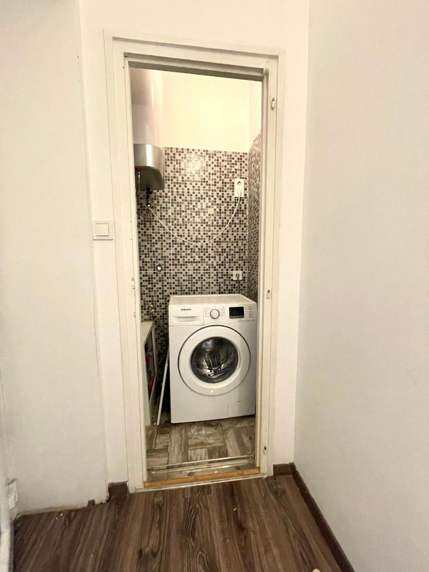 Aradi Rooms With Private Bathroom In The City Centre Budapest Exterior photo